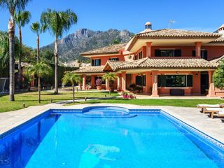 Rent Chalet in Valdeolletas - Las Cancelas - Xarblanca. Exclusiva villa en el centro de marbella, tranquila y con buenos