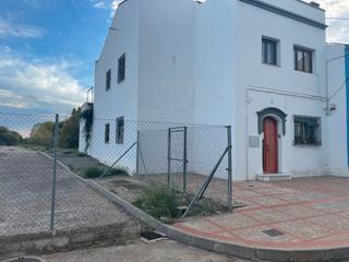 Casa  Avenida fernando aranguren. Piso entrando para el centro urbano de villafranca, muy grande y