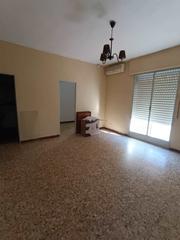 Pis a Villanueva de la Serena. Piso zona cruz del rio para reformar