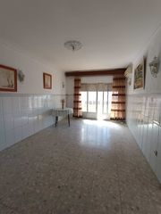 Piso en Villanueva de la Serena. Piso muy amplio para reformar muy bien ubicado