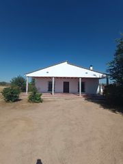 Xalet en Villanueva de la Serena. Chalet con piscina cercano a villanueva con escrituras