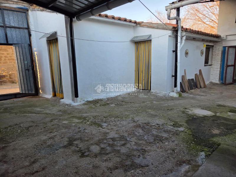 Foto f6bd207d-fbdb-45c9-a3c7-1455f19e9791. Casa pareada casa en venta en Albero Bajo
