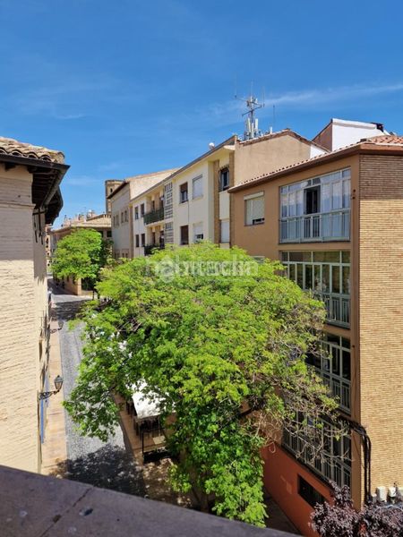 Foto dac1c82b-2d0e-41f6-8563-a890c19de22e. Pis amb calefacció aparcament a Casco Antiguo Huesca