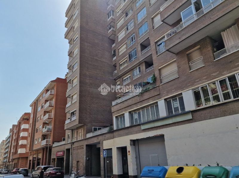 Foto e7d6daac-c036-4310-a627-b6c3f224c7b8. Aparcament cotxe a Santo Domingo y San Martín Huesca