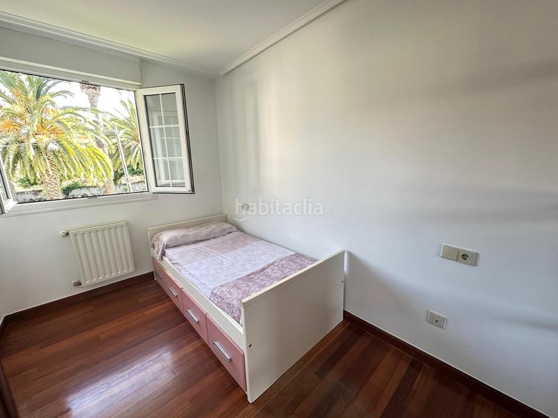 Foto 4367aad8-8458-4024-8ce0-68d159bcfc74. Casa pareada chalet pareado en venta en barrio mioño. en Castro - Urdiales