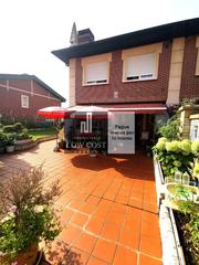 Xalet en Cotolino. Chalet adosado en venta en cotolino