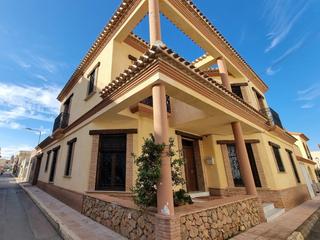 Haus in Turre. Villa se vende en turre