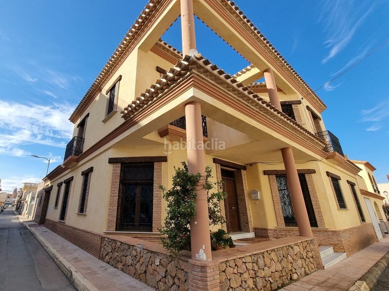 Foto e0740bf3-586c-4a82-967f-49fa9f7f05b6. Casa amb aparcament a Turre