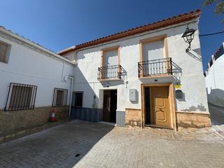 Masia a Tahal. Village house se vende en macael