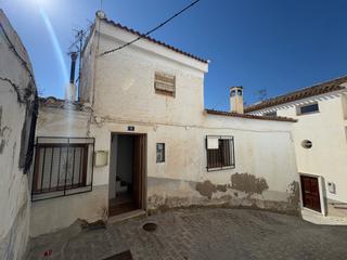 Masia en Sern. Village house se vende en seron