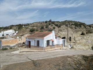 Masia a Cuevas del Almanzora Pueblo. Casa cueva se vende en cuevas del almanzora