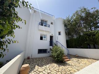 Casa adossada a El Palmeral. Duplex townhouse se vende en mojacar