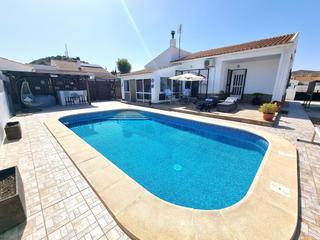 Casa a Arboleas. Villa se vende en arboleas