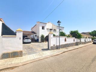 Casa a Arboleas. Villa se vende en arboleas