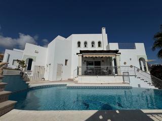 Casa a El Palmeral. Villa se vende en mojacar