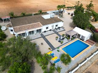 Casa en Almendricos. Villa se vende en lorca