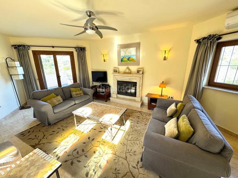 Foto 110c0610-0d7a-4aed-bc70-ea31d9c75564. Maison avec parking piscine dans Bédar