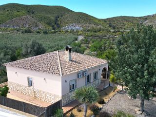 Casa a Cantoria. Villa se vende en cantoria