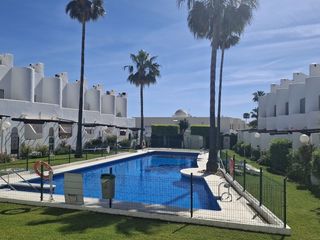 Semi detached house in El Palmeral. Duplex townhouse se vende en mojacar