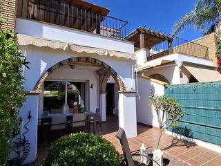 Semi detached house in Lomas del Mar. Duplex townhouse se vende en vera playa