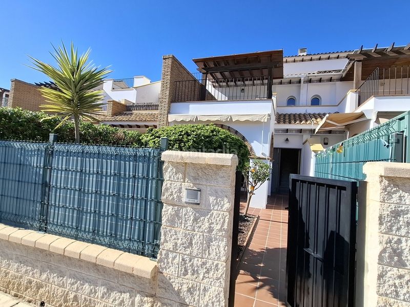 Foto 862a9a73-d22d-4981-8562-0fcbe4ed44bc. Casa adossada amb aparcament piscina a Lomas del Mar Vera