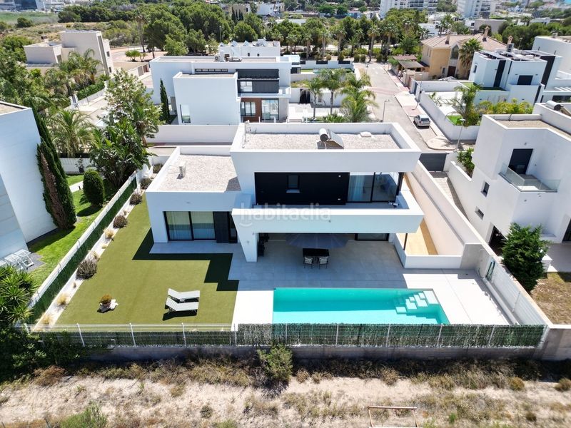 Foto 834a8a29-ff45-4b60-aa88-abeecb24bebe. Casa amb aparcament piscina a puerto Vera Vera