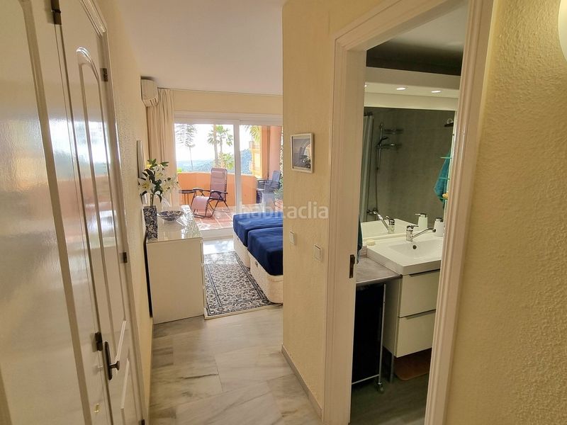 Foto 4ae5edae-f56d-491b-ac63-b620f279298b. Apartament amb aparcament piscina a Calahonda Mijas