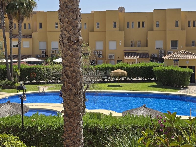 Foto d7663785-82ee-450e-bb29-660a5e626a94. Apartament amb piscina a puerto Vera Vera