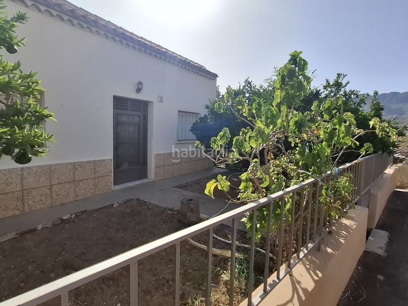 Foto c54bde5d-78f9-4971-add9-249f580068e1. Masia amb aparcament a Turre