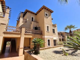 Reihenhaus in Golf Valle Este. Duplex townhouse se vende en valle del este golf