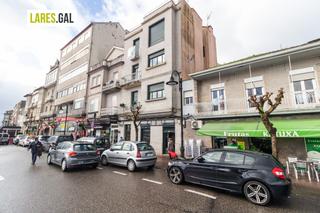 Lloguer Local Comercial  Avenida montero ríos. Bajo comercial en primera línea