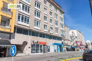 Lloguer Local Comercial  Avenida de bueu. Entreplanta en el centro de cangas