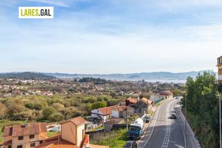 Dúplex  Avenida de a coruña. Piso muy amplio, con terraza y orientado al sureste