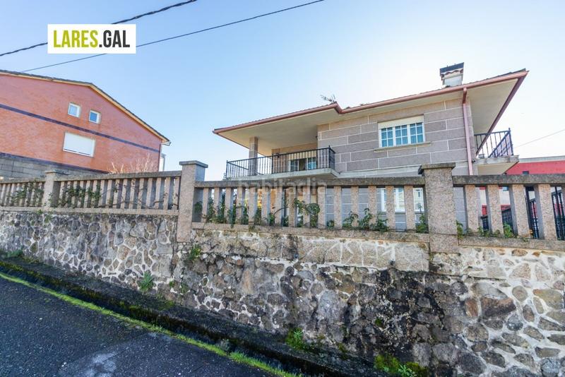 Foto 647c0b42-4c25-453b-ac91-4460dc296d7a. Casa amplia casa de piedra a la venta en Darbo Cangas