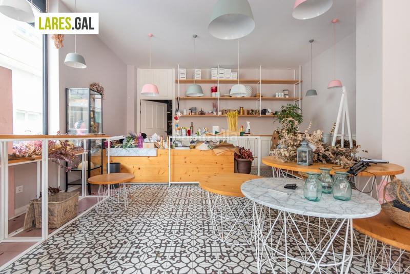 Foto a1327364-2ff8-41a1-87fd-5cc81adaf246. Local commercial dans Darbo Cangas