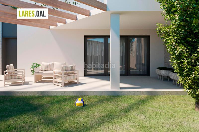 Foto b0a3dbbe-c8bd-421b-a59b-38a1f2b6a944. Casa adossada amb aparcament a O Hío Cangas