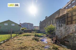 Rural plot  Rúa concepción arenal. Parcela a la venta con casa de piedra