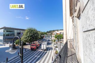 Casa  Avenida méndez núñez. Edificio frente al concello de cangas a la venta
