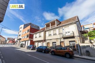 Casa  Rúa ramón cabanillas. Casasolar en el centro urbano de moaña