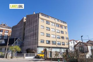 Pis  Rúa maría soliña. Piso muy amplio en el centro de cangas