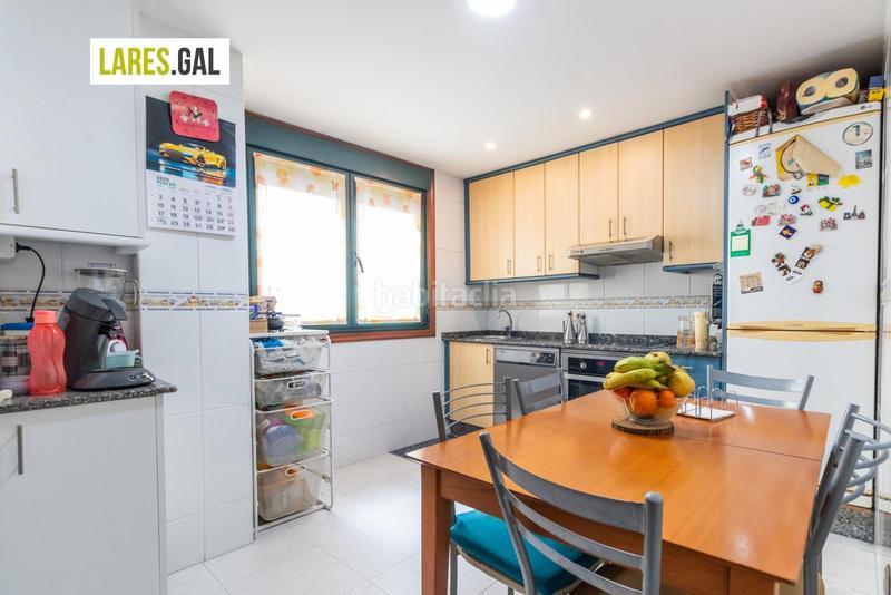 Foto 1ddab9f5-bfab-4dd2-a0a9-3fd7cbddacb9. Piso estupenda vivienda de tres dormitorios en Cangas pueblo Cangas