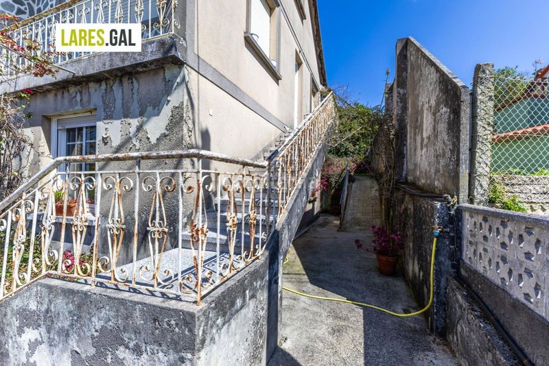 Foto bfb6688f-2de7-41e6-a463-c98d5fe79293. Casa amb aparcament a Coiro Cangas