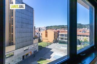 Pis  Méndez núñez. Piso en el centro de cangas a la venta