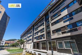 Pis  Méndez núñez. Piso en el centro de cangas a la venta