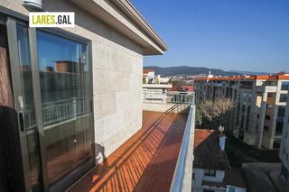 tic  Avenida de galicia. tico con terraza enorme en cangas