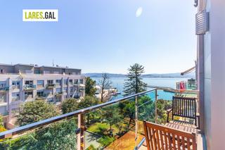 Flat  Avenida de bueu. Piso de tres dormitorios con vistas al mar en la piedra alta