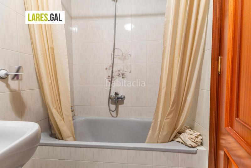 Foto 332a5449-63d3-4c6b-873d-de256bf155c8. Piso  a la venta en el centro en Cangas pueblo Cangas