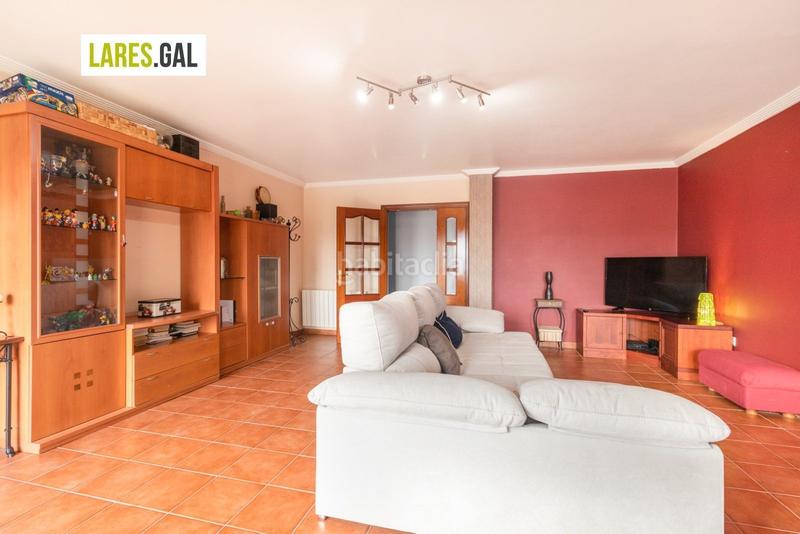 Foto 612d2174-3d95-4d37-a9eb-4e565298f5c4. Casa adosada adosado en san roque con terrazas y vistas en Cangas