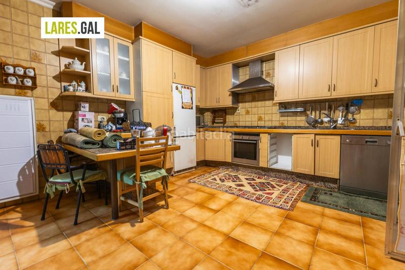 Foto 2b3a3087-0b83-4237-a824-72cbbb6db699. Piso amplísima vivienda en el centro en Cangas pueblo Cangas