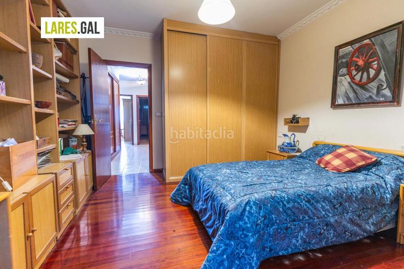 Foto 4f30cb0b-8b76-4b45-a55a-b69a21e94e25. Piso amplísima vivienda en el centro en Cangas pueblo Cangas